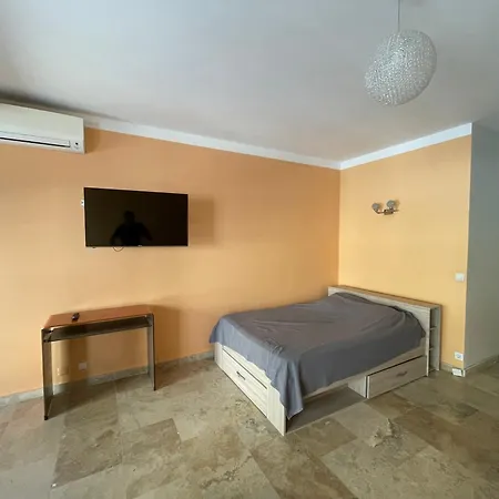 Apartment Non Reservable S *
