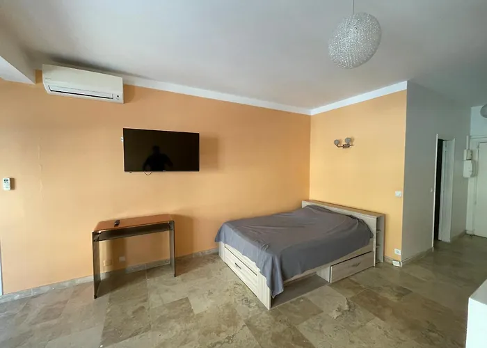 Apartment Proche De La *